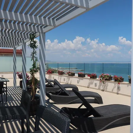 Golden Sea View Penthouse *