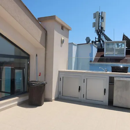 Golden Sea View Penthouse Apartamento *