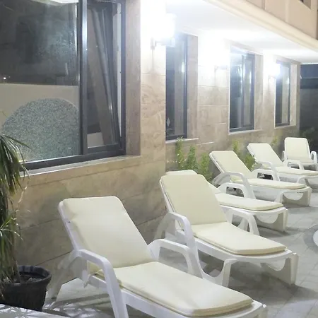 Golden Sea View Penthouse 포마리