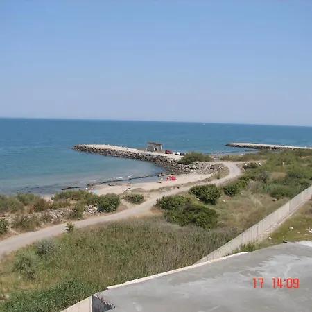 Golden Sea View Penthouse 포마리